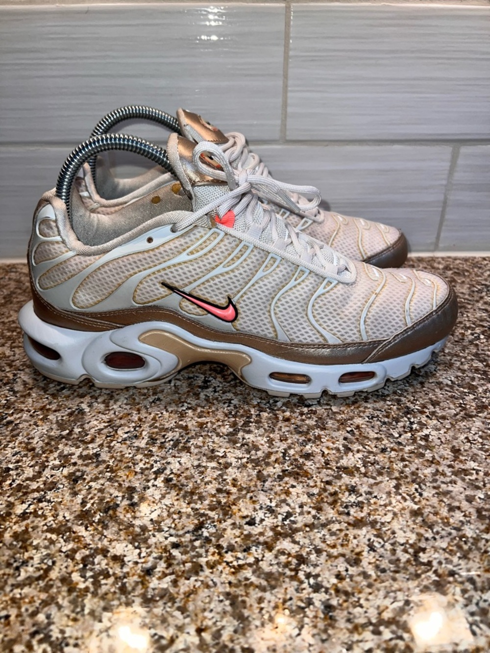 Nike Air Max TN-style White & Gold Sneakers
